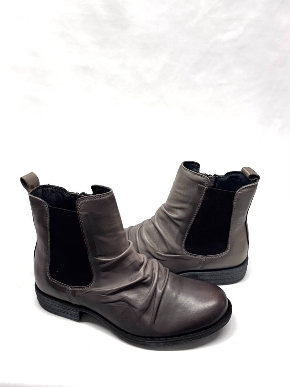 MIZ MOOZ RUCHED LEATHER BOOTIE SIDE ZIP / GORE GRAY 37EU / 7US NEW B - 05